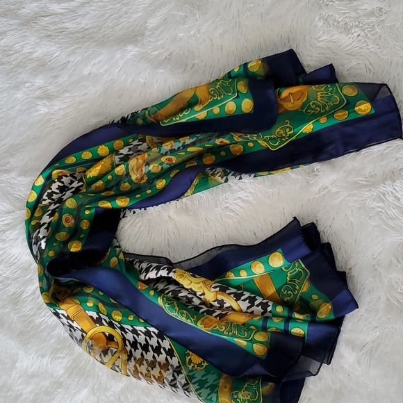 BEAUTIFUL BIG SCARF - Picture 5 of 6